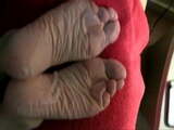 Lyn&#039;s Dry Wrinkly Soles - her 3rd cum-load!