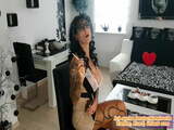 Deutsche real escort Milf raucht - german smoke fetisch